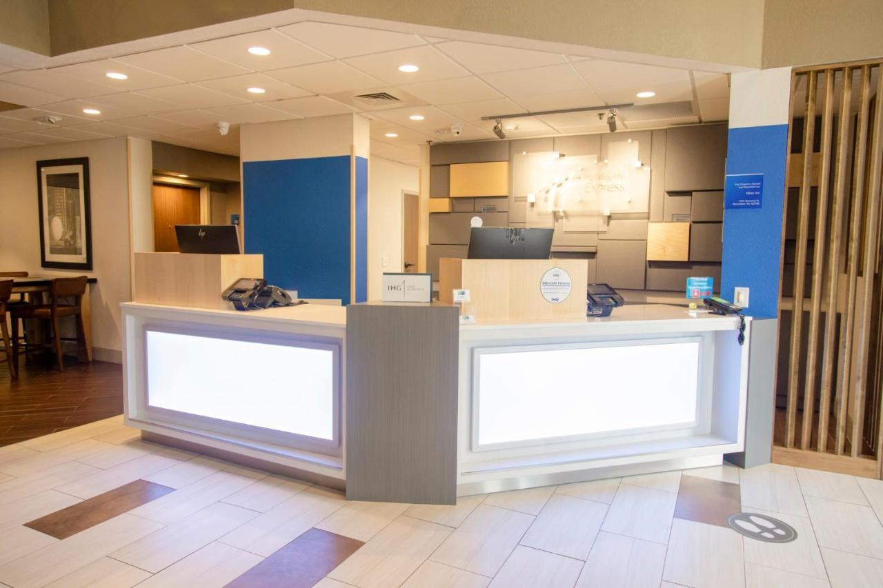 Holiday Inn Express Marshfield - Springfield Area By Ihg Экстерьер фото