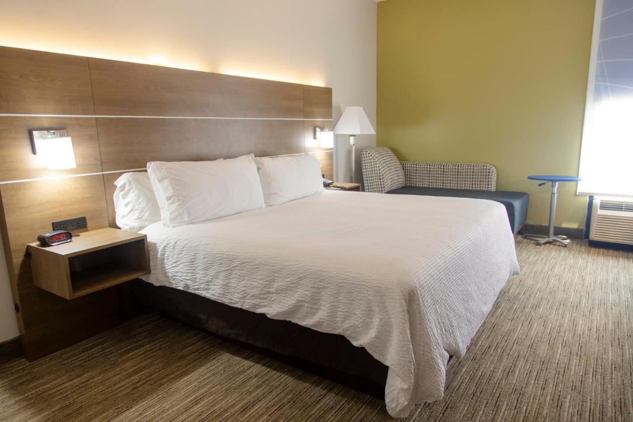 Holiday Inn Express Marshfield - Springfield Area By Ihg Экстерьер фото