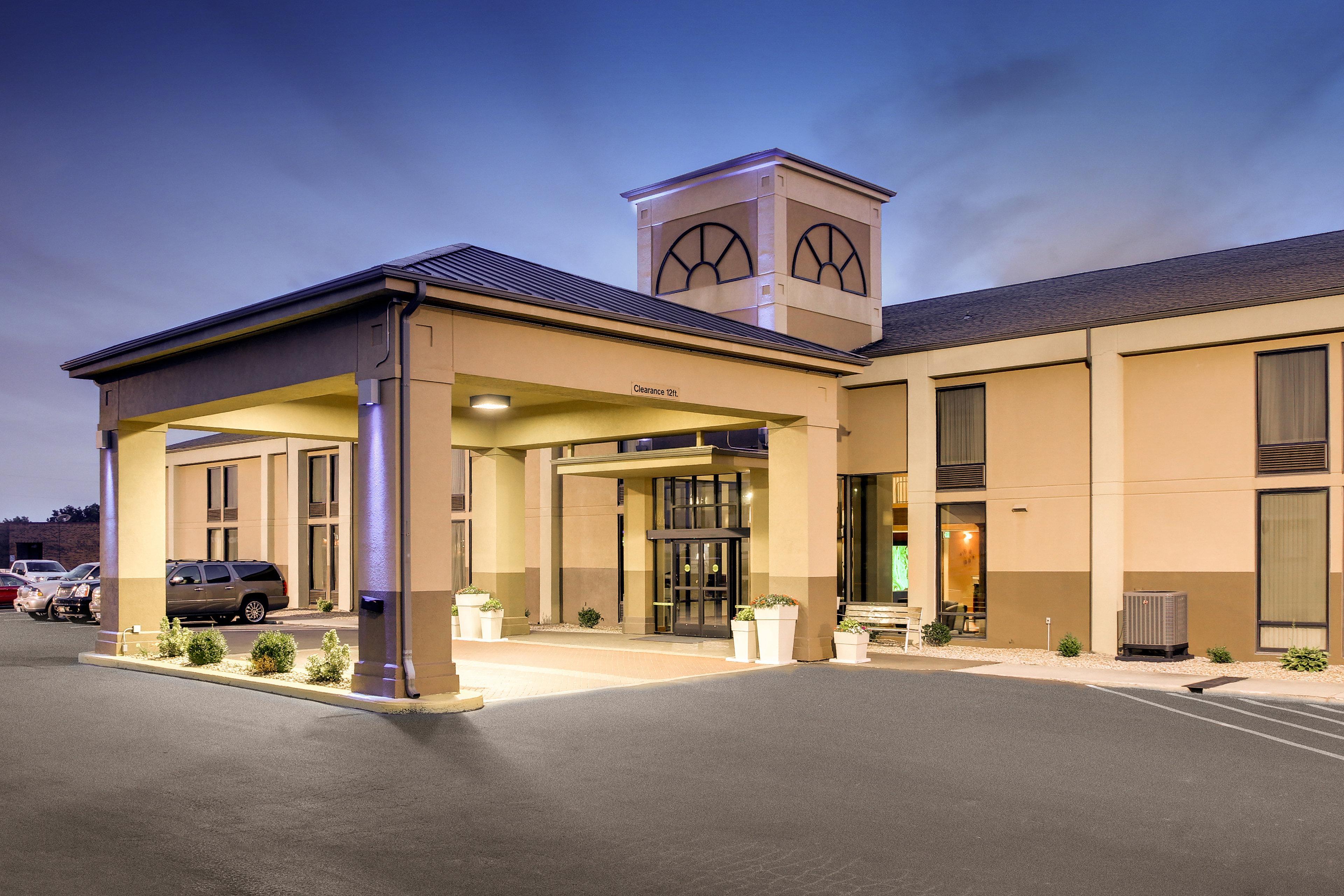Holiday Inn Express Marshfield - Springfield Area By Ihg Экстерьер фото