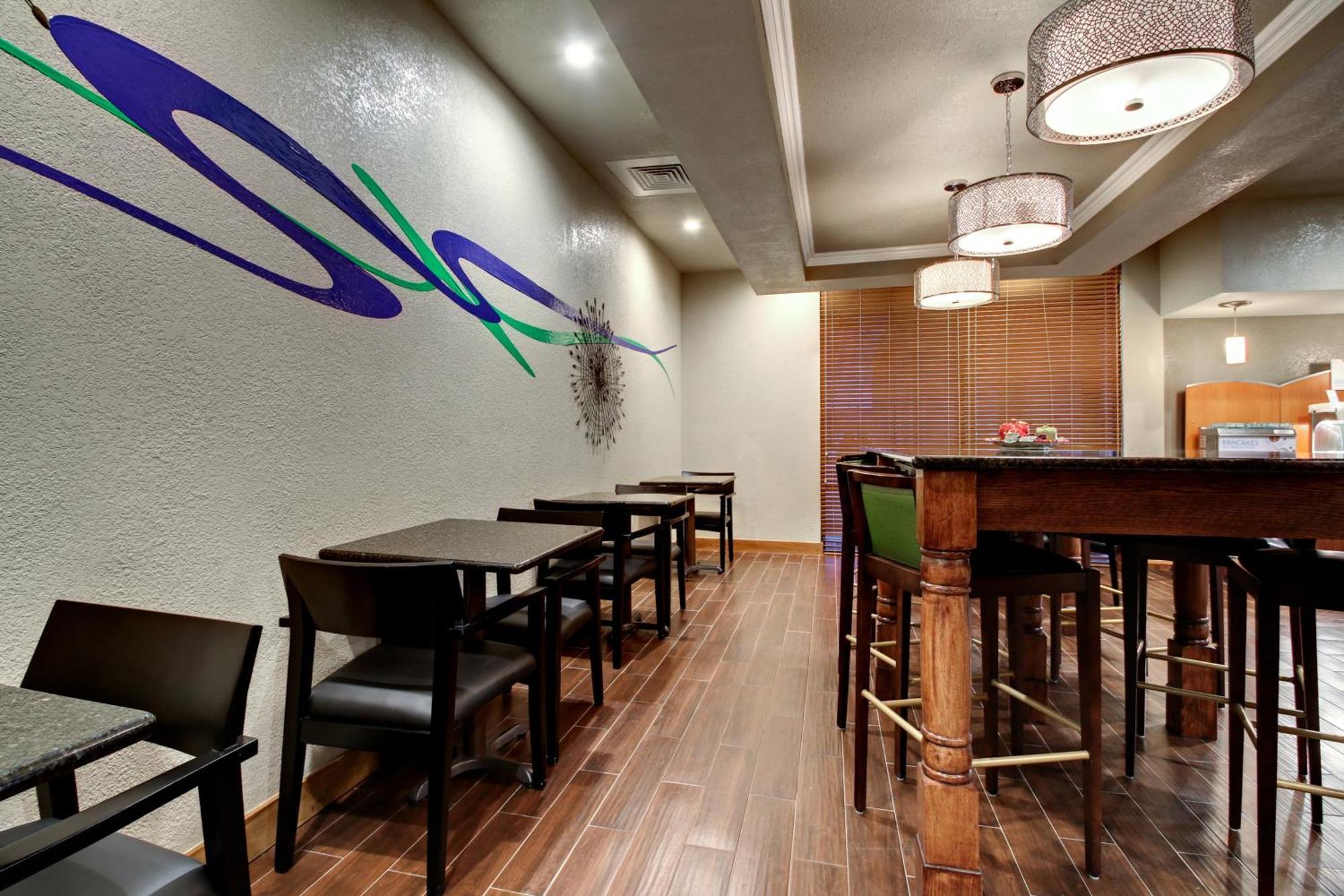 Holiday Inn Express Marshfield - Springfield Area By Ihg Экстерьер фото