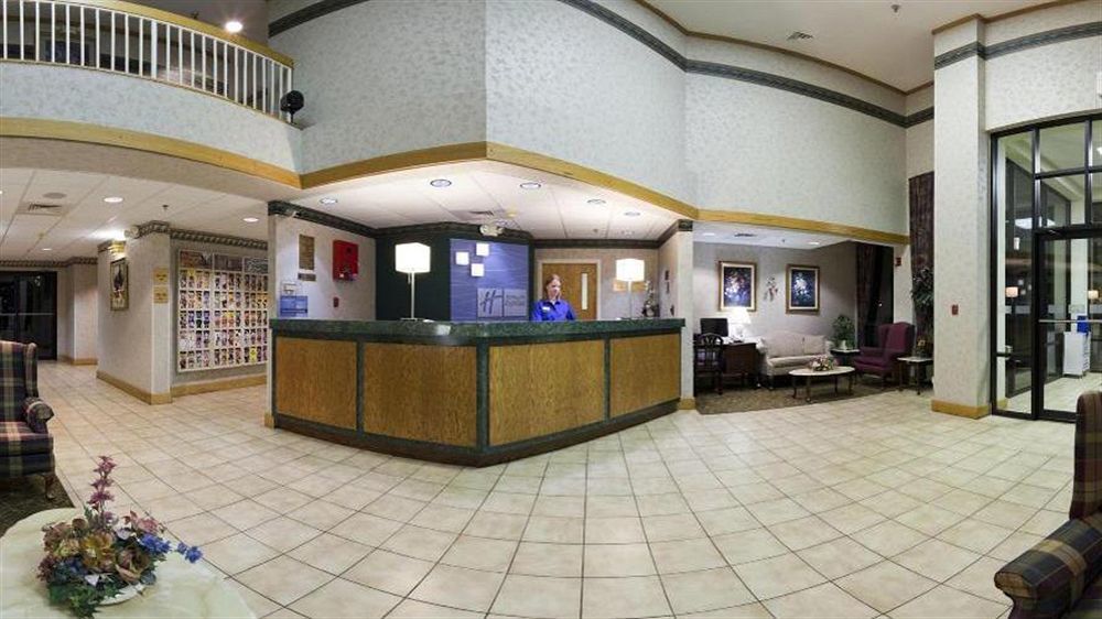 Holiday Inn Express Marshfield - Springfield Area By Ihg Экстерьер фото
